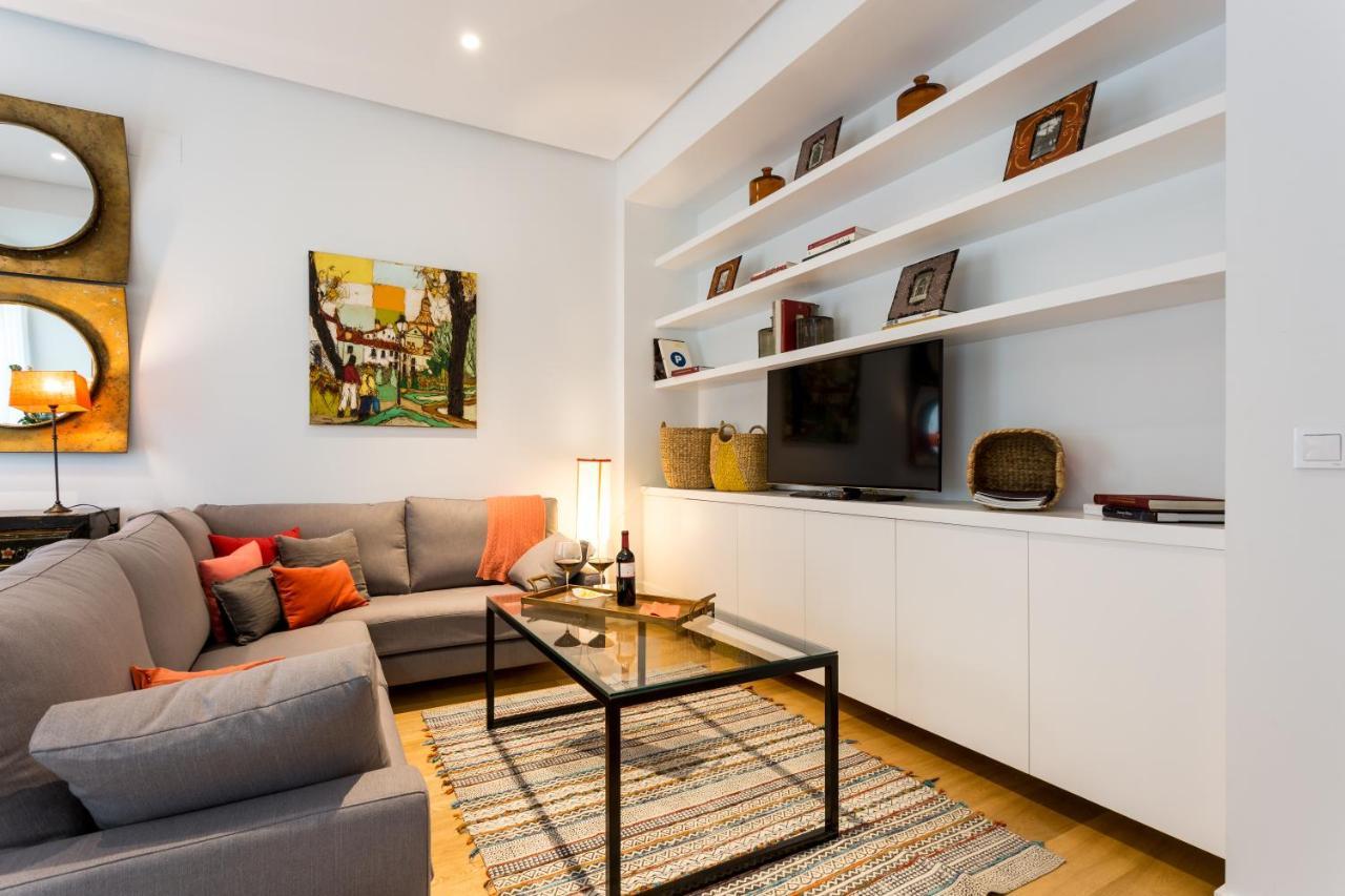Apartamentos Rg Plaza De Espana Siviglia Esterno foto