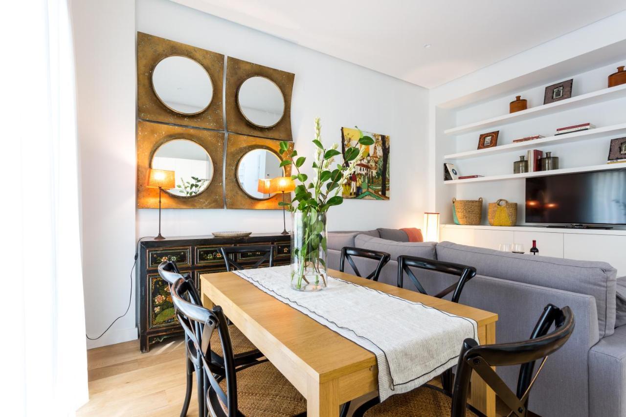 Apartamentos Rg Plaza De Espana Siviglia Esterno foto