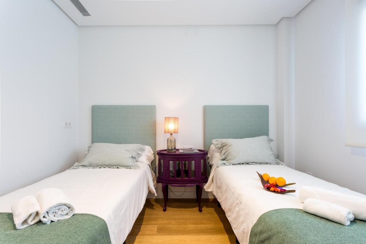 Apartamentos Rg Plaza De Espana Siviglia Esterno foto