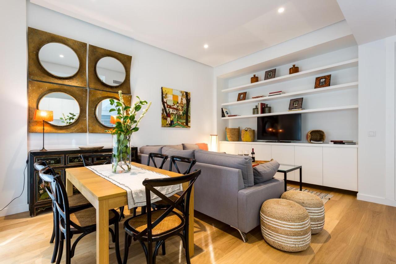 Apartamentos Rg Plaza De Espana Siviglia Esterno foto