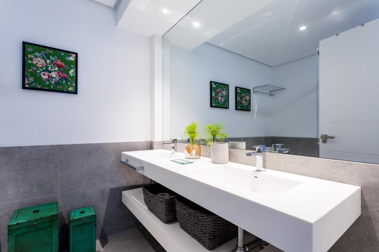 Apartamentos Rg Plaza De Espana Siviglia Esterno foto